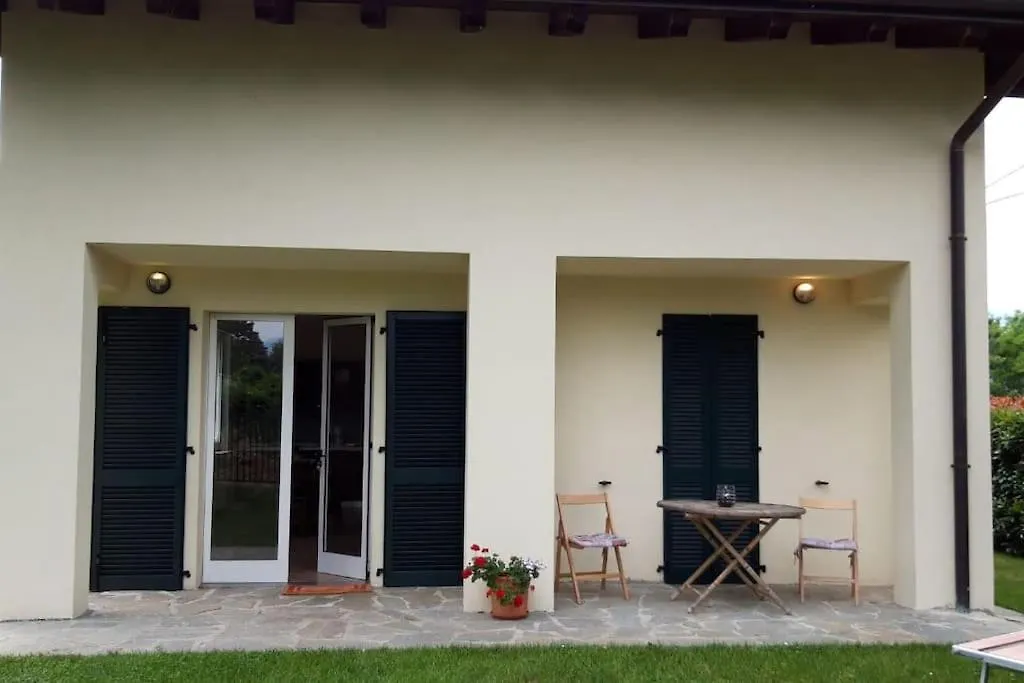 Semesterbostad Casa San Luigi Con Piscina Villa Colico